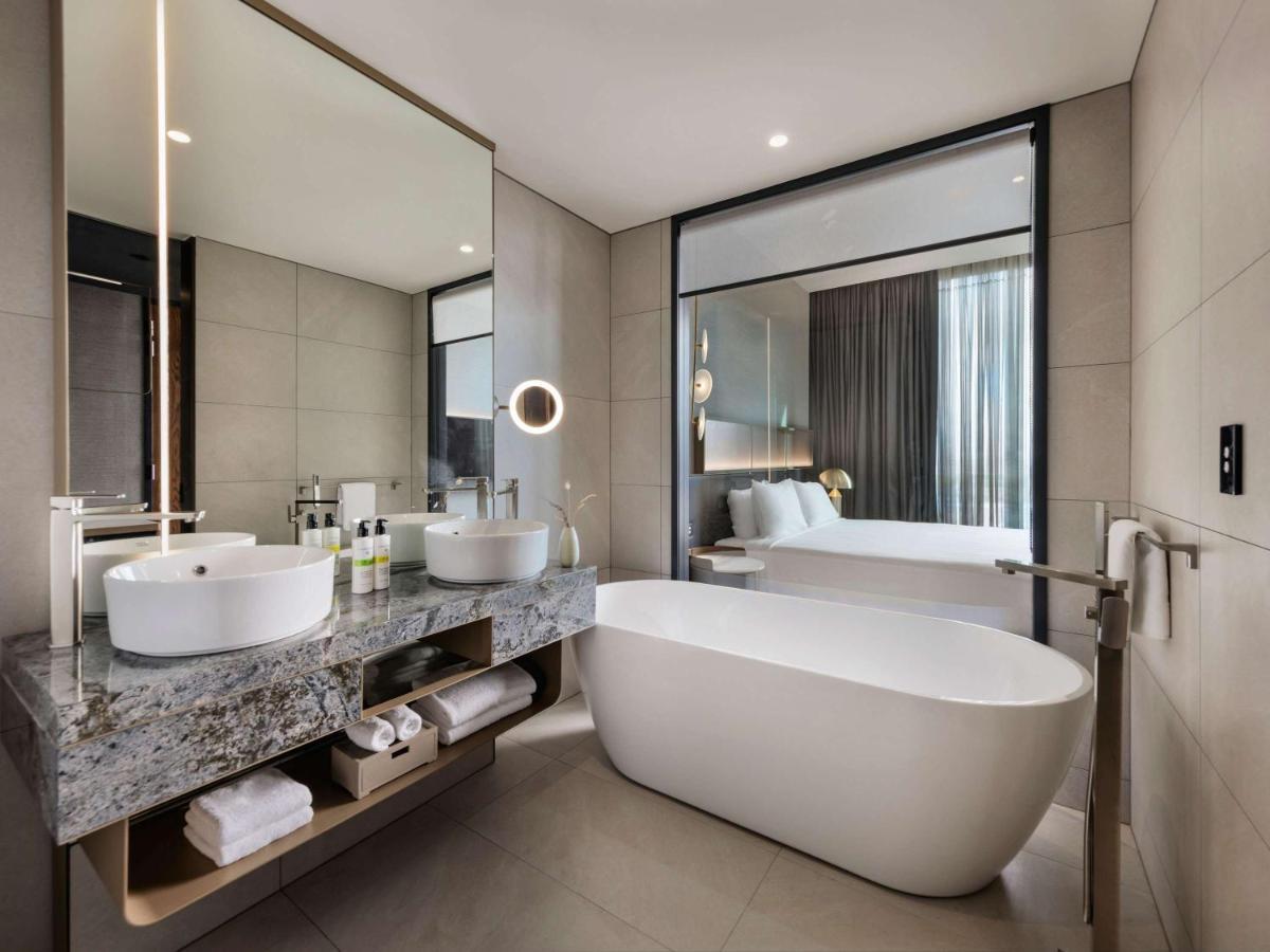 Pullman Auckland Airport Hotel Buitenkant foto Bathroom