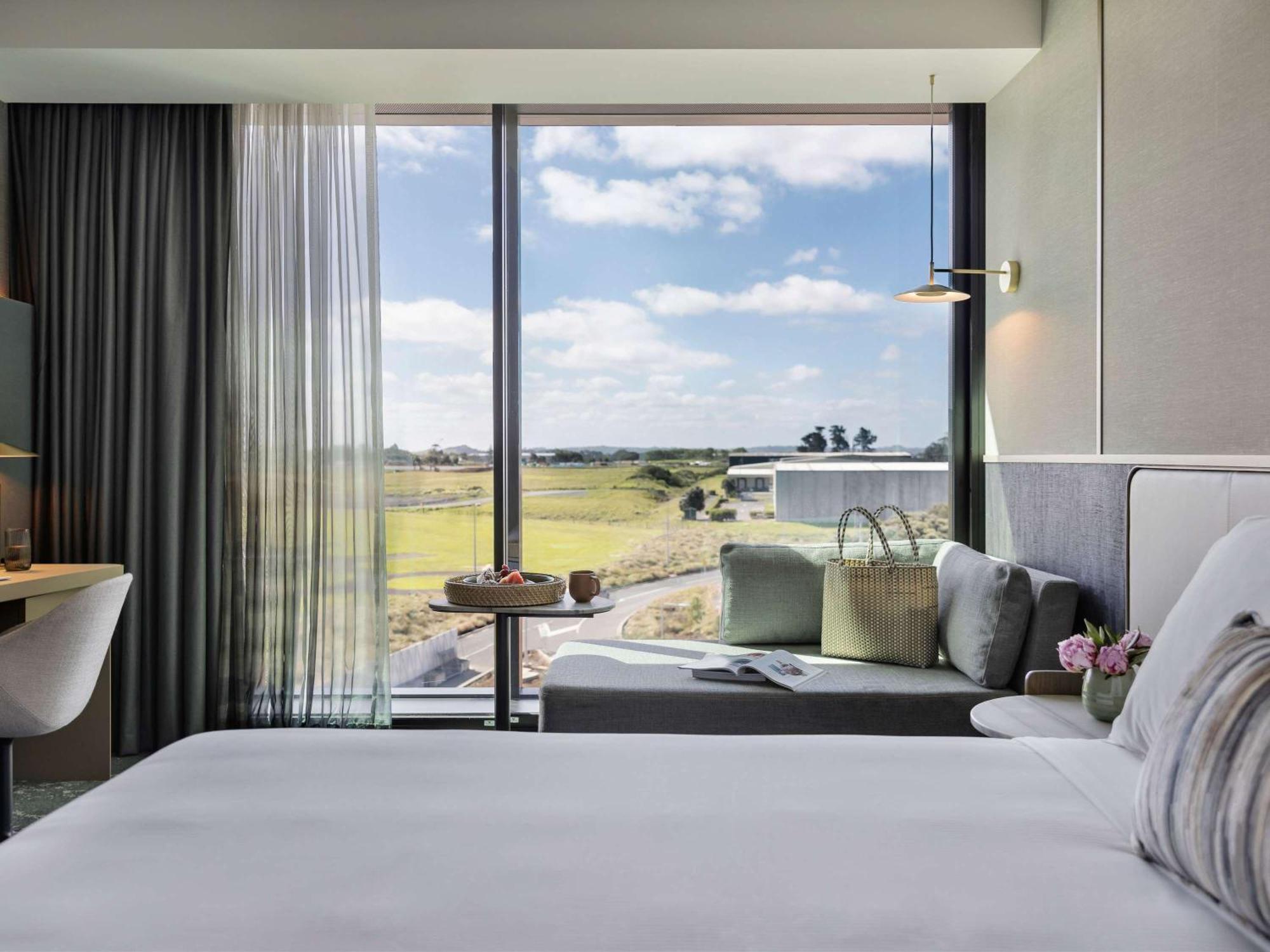 Pullman Auckland Airport Hotel Buitenkant foto A room at the hotel
