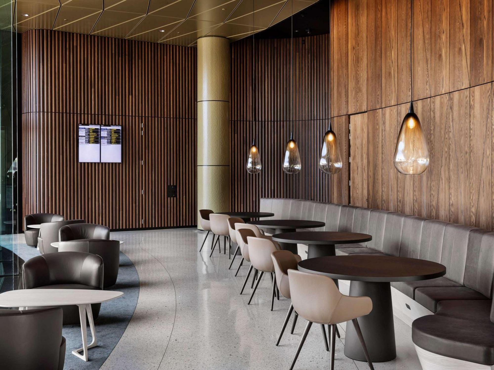 Pullman Auckland Airport Hotel Buitenkant foto The lounge at London Heathrow Airport