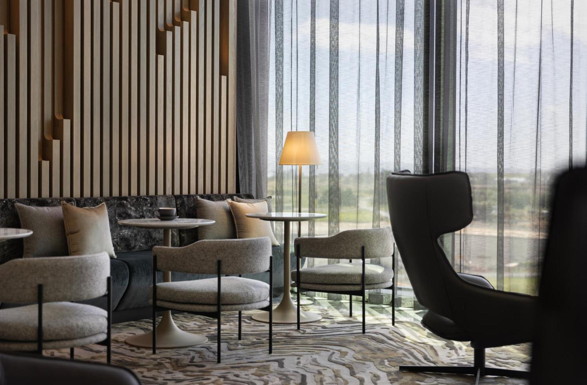 Pullman Auckland Airport Hotel Buitenkant foto The Club Lounge at the Westin Hyderabad